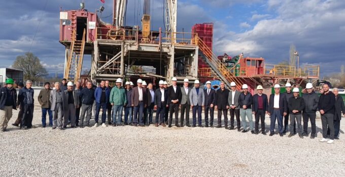 Simav’da Jeotermal Müjde: Rekor Derinlikte Kuyu, Büyük Yatırım Yolda